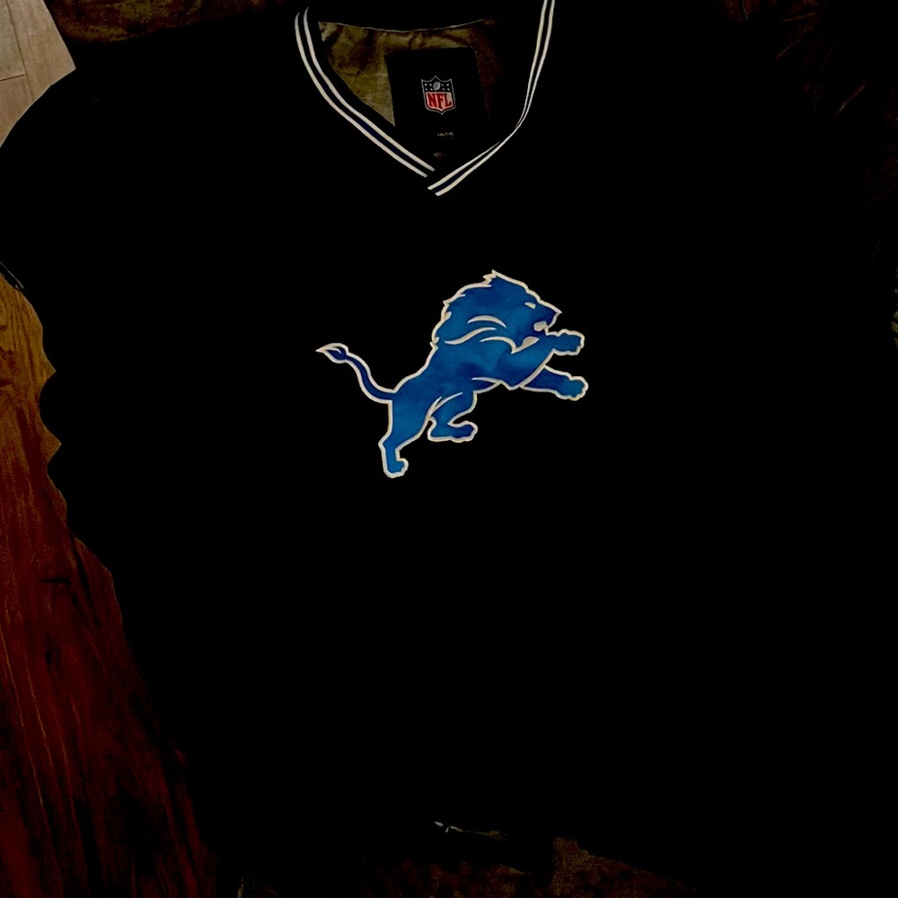 5xl lions pull over NFL brand lightly used